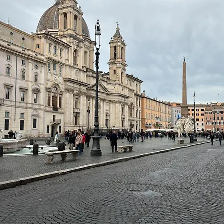 Apartment Piazza Navona Balcony Caden Rome