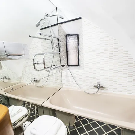 شقة Cadensplace - Overlooking Piazza Navona By Dbalconycollection *