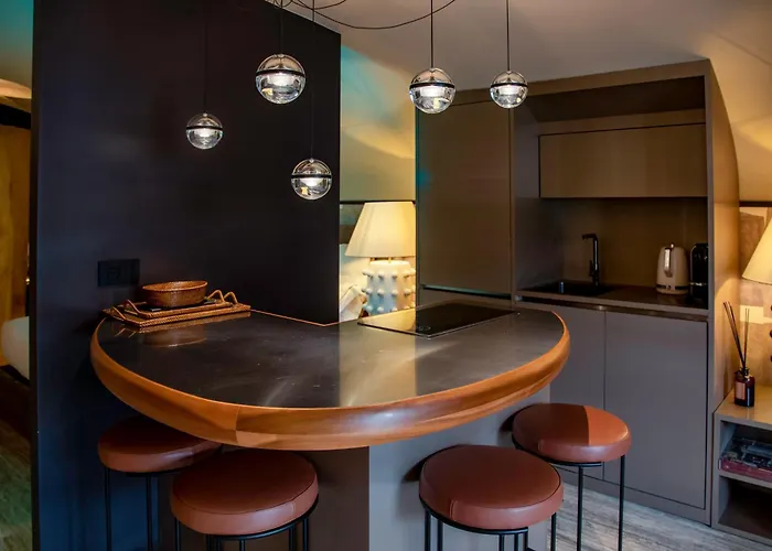 Cadensplace - Overlooking Piazza Navona By Dbalconycollection Róma